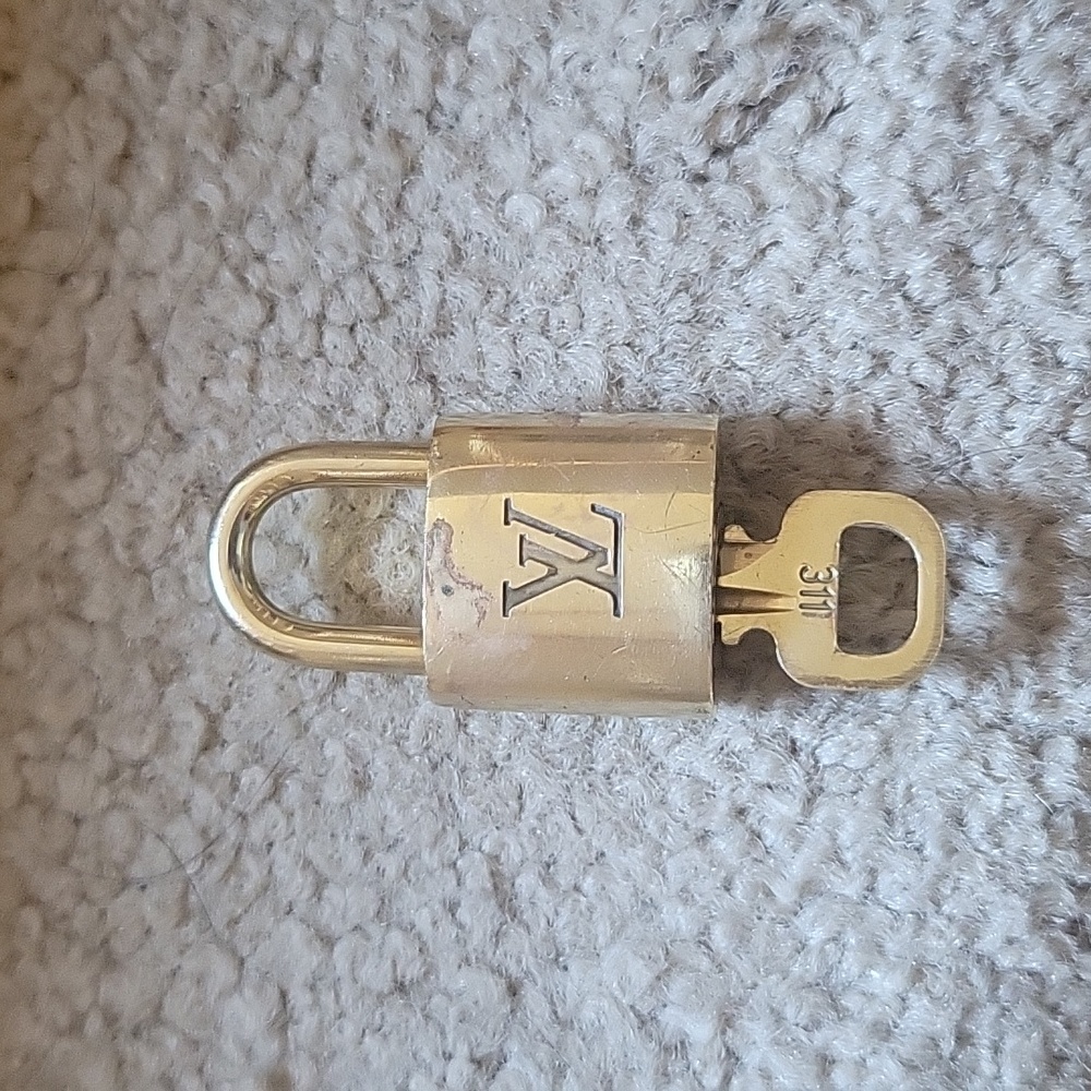 LVlock and key